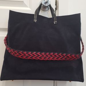 clare v. Simple tote